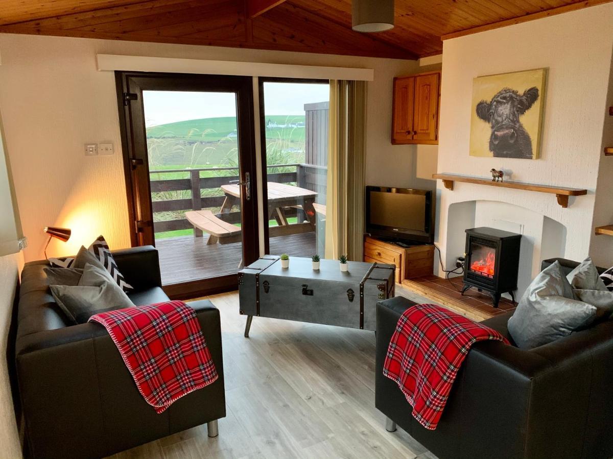 Lodge Cabin With Fabulous Views - Farm Holiday Странрер Екстериор снимка