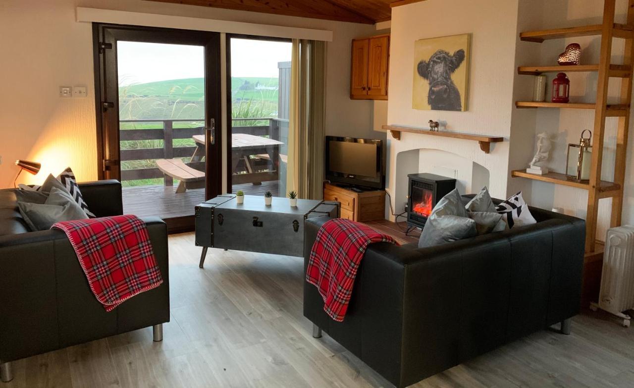 Lodge Cabin With Fabulous Views - Farm Holiday Странрер Екстериор снимка